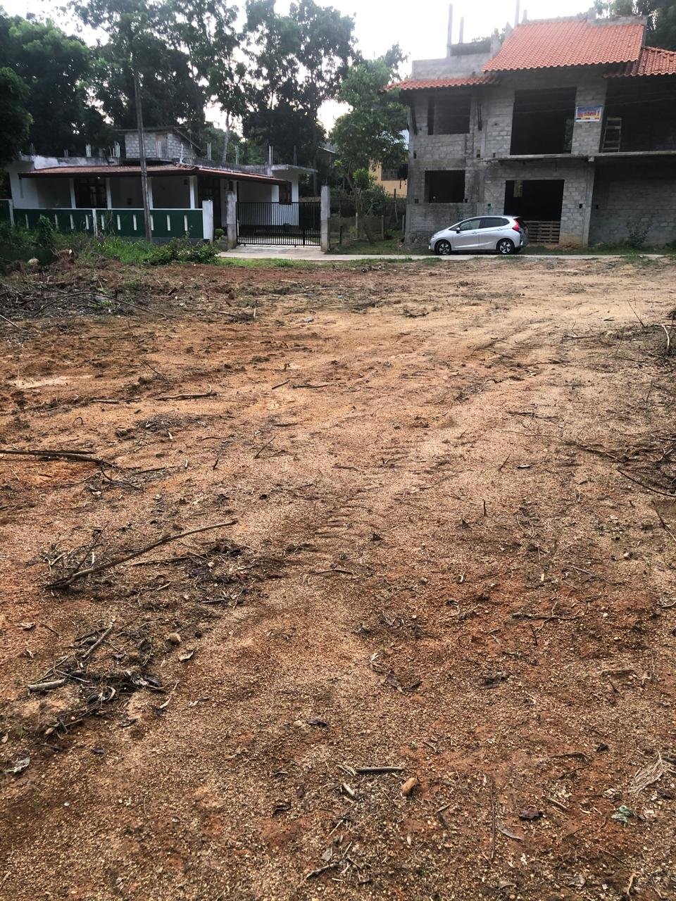 හික්කඩුව  බද්දේගම ඉතා වටිනා ඉඩමක් විකිණීමට