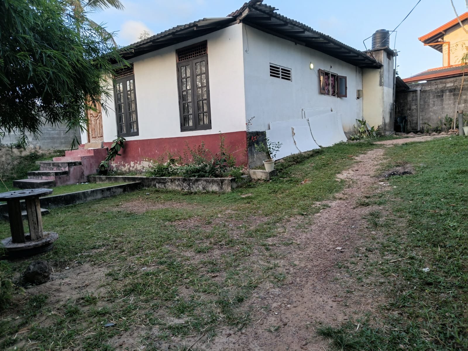 ගෝනපොල, රද්දොලුවෙන් නිවසක් සහිත අගනා පර්චස් 10ක නේවාසික ඉඩමක් වහාම විකිණීමට (ලක්ෂ 70)