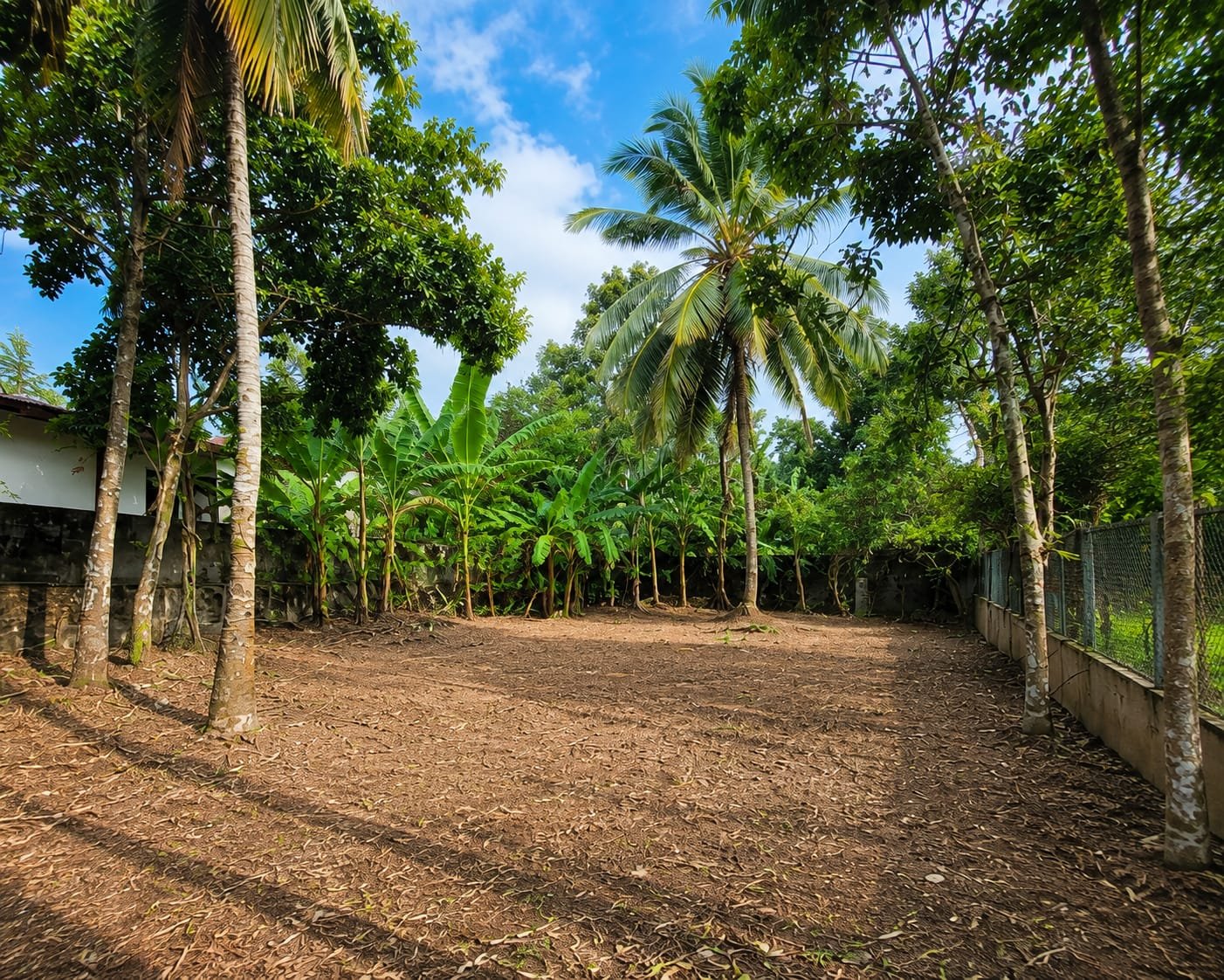 බණ්ඩාරගම, අරුග්ගොඩින් පර්චස් 13.75ක අගනා ඉඩමක් විකිණීමට