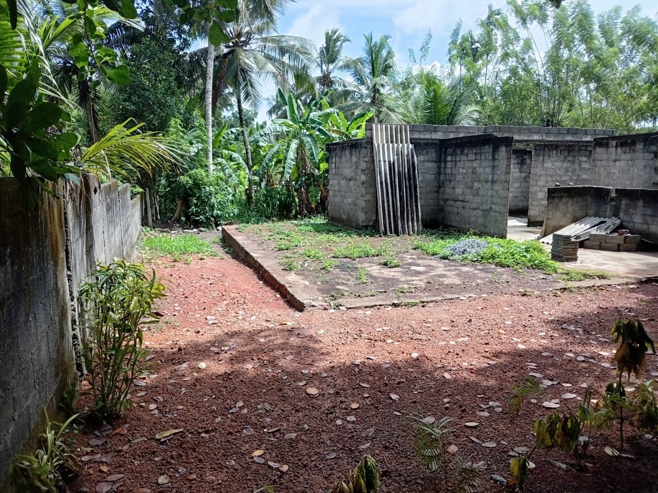 පර්චස් 10ක ඉඩමක් ඉතා ඉක්මනින් විකිණීමට – දිවුලපිටිය