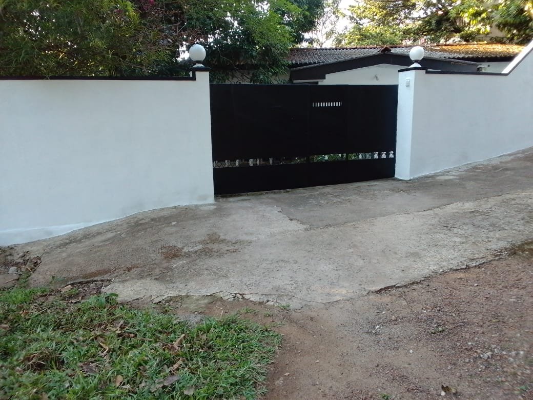 Valuable Land with House for Sale in Battaramulla