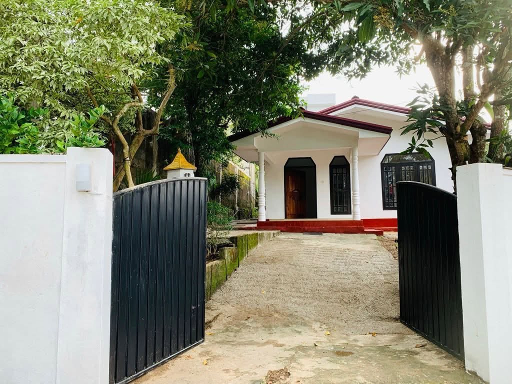 House for  immediate Sale in Mattegoda – Prime Location