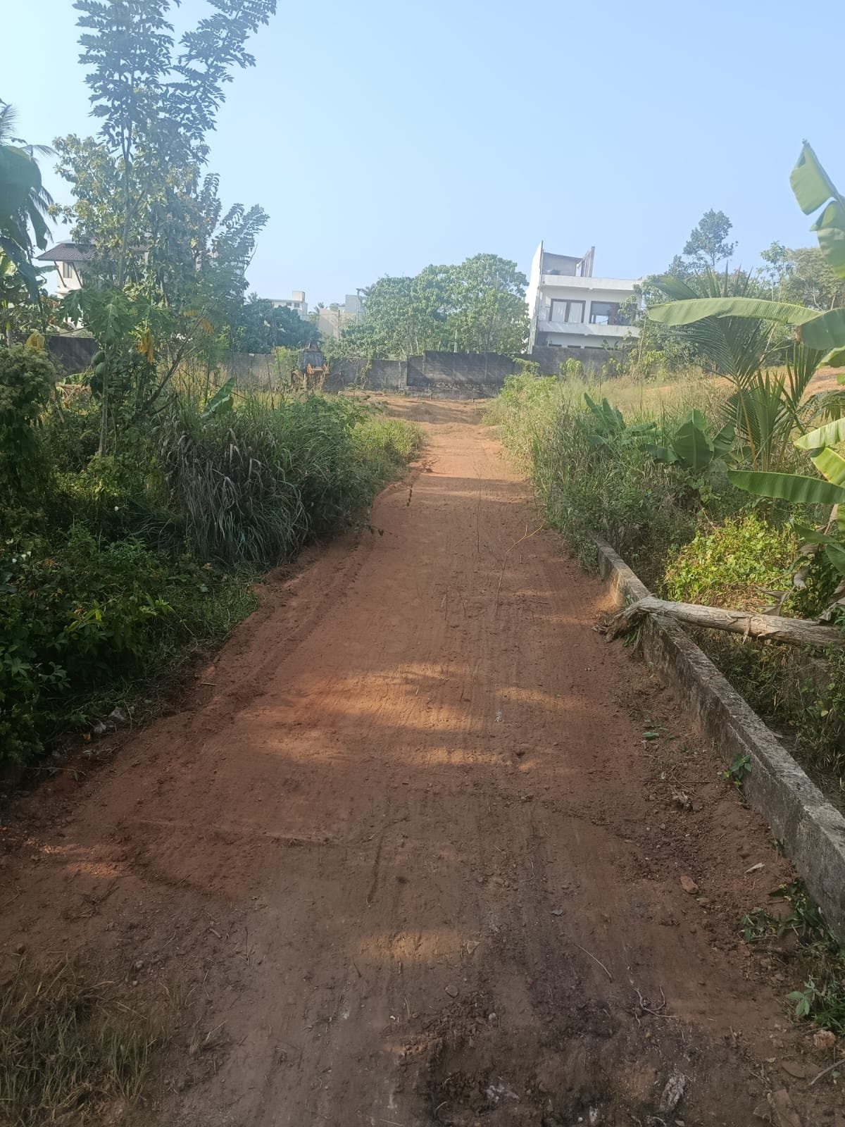 මාලබේ,තුන්අඬහේන පර්චස් 13ක වටිනා ඉඩම වහාම විකිණීමට (පර්චසය ලක්ෂ 8.5)