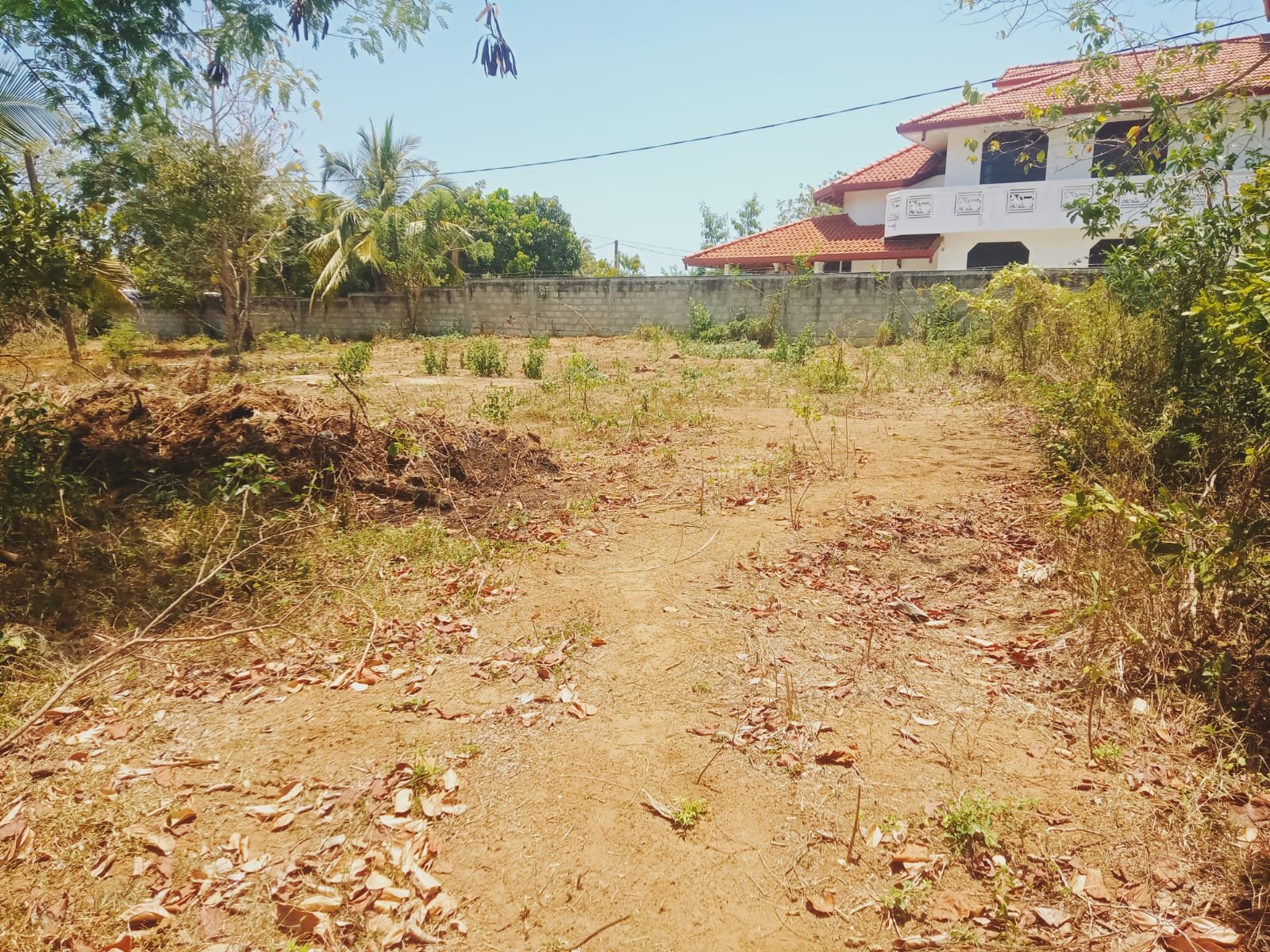 තංගල්ල – රැකව ප්‍රදේශයෙන් අක්කර 4ක වටිනා සංචාරක ආයෝජන ඉඩමක් විකිණීමට