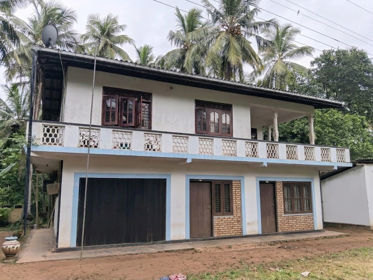මිනුවන්ගොඩින් නිවසක් සහිත අගනා පර්චස් 30ක නේවාසික ඉඩමක් වහාම විකිණීමට (ලක්ෂ 220)