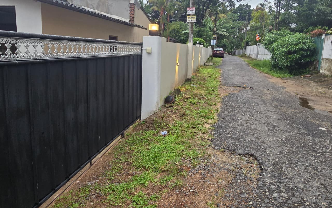 හෝමාගම – හබරකඩ නගර මධ්‍යයේ වටිනා නිවසක් විකිණීමට