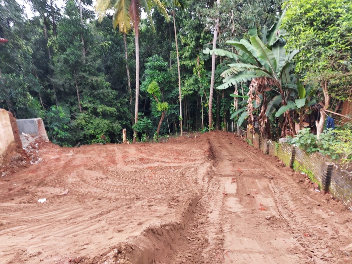 71 Perch Roadside Land for Sale in Pilawala, Kandy