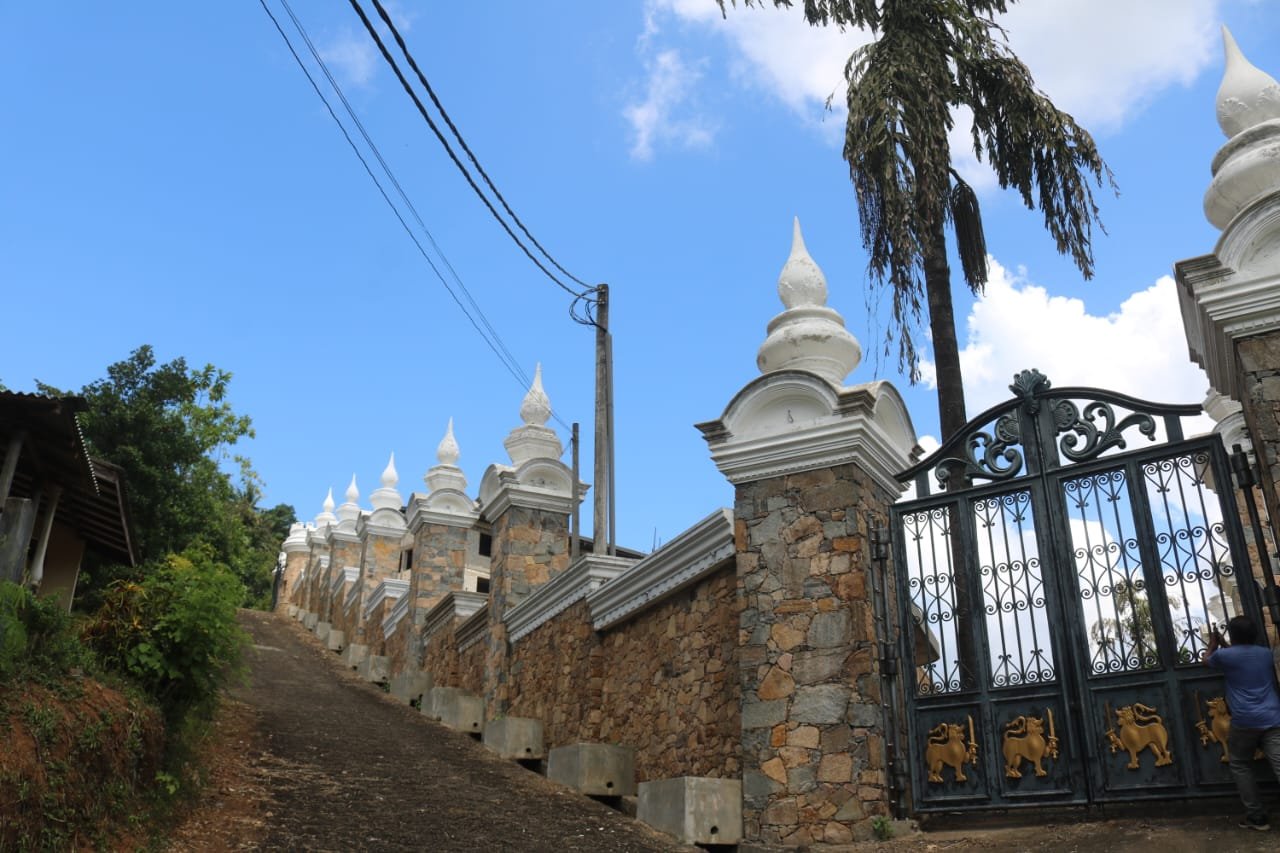 Commercial Land for Sale: Direct Colombo-Kandy Rd Frontage