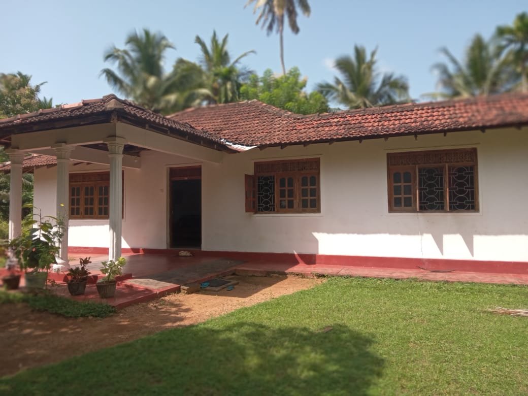 කුලියාපිටිය ප්‍රදේශයෙන් වටිනා නිවසක් සහ ඉඩමක් විකිණීමට