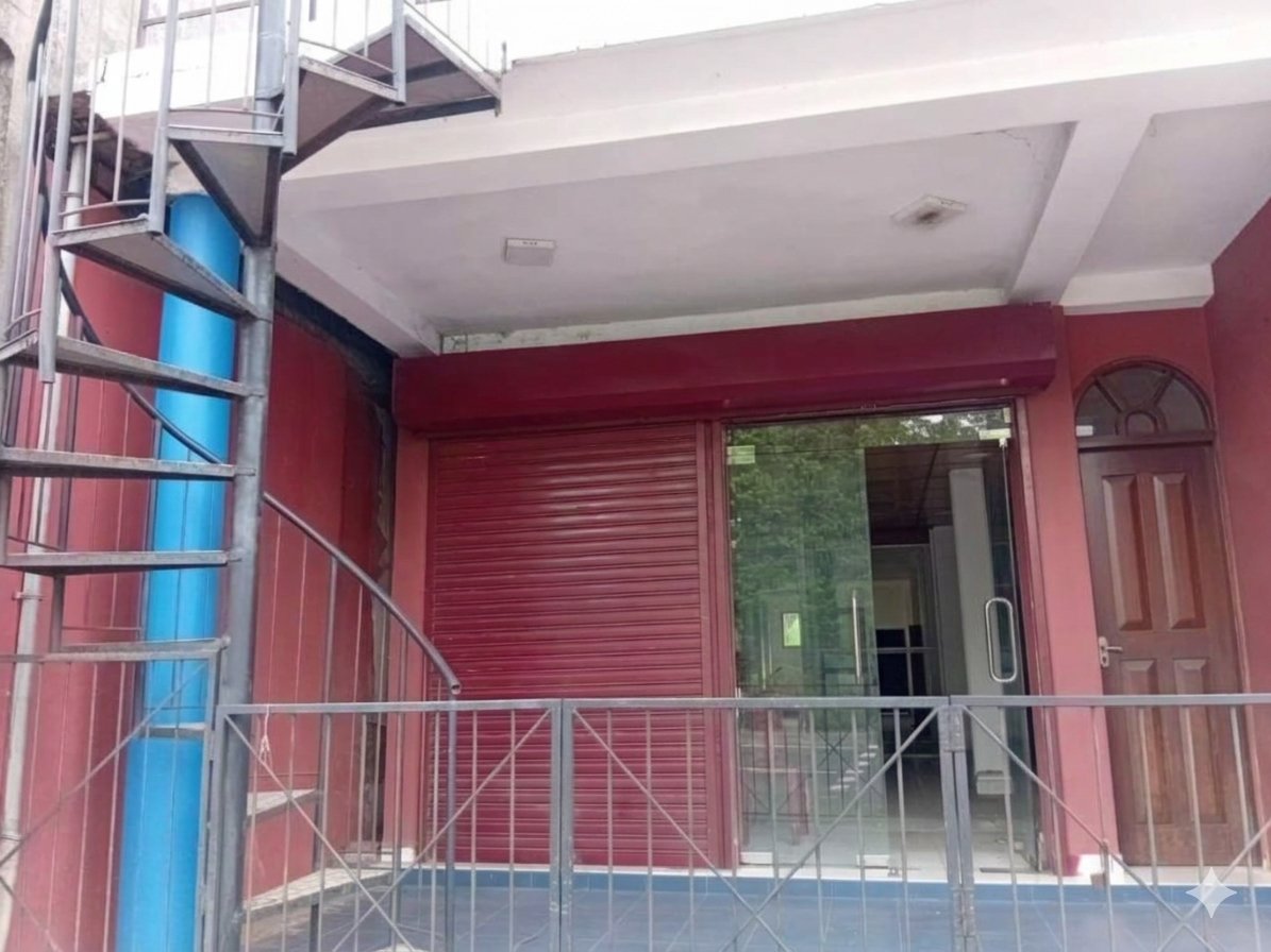 කළුතර උතුරෙන් ප්‍රධාන පාරට මුහුණලා ඇති වටිනා වාණිජ ගොඩනැඟිල්ලක් වහාම විකිණීමට