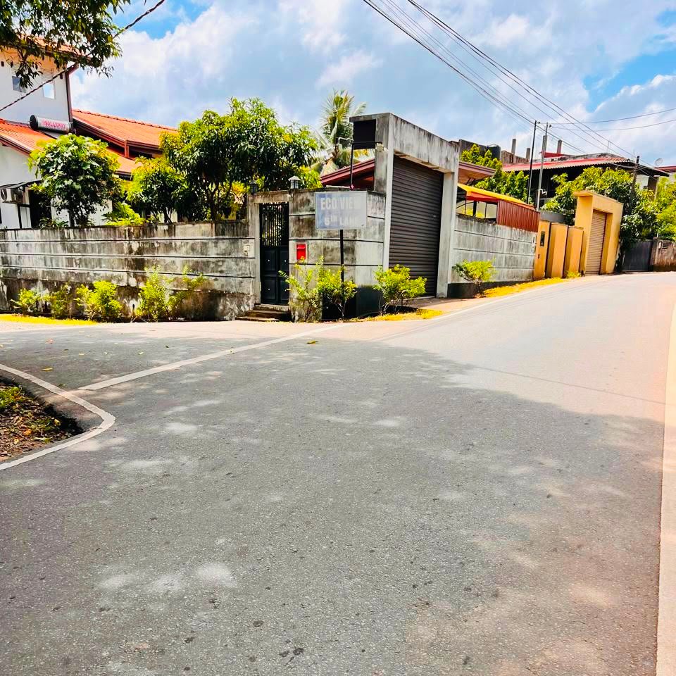 Modern Two-Storey House for Sale – Prime Location, Polgasowita