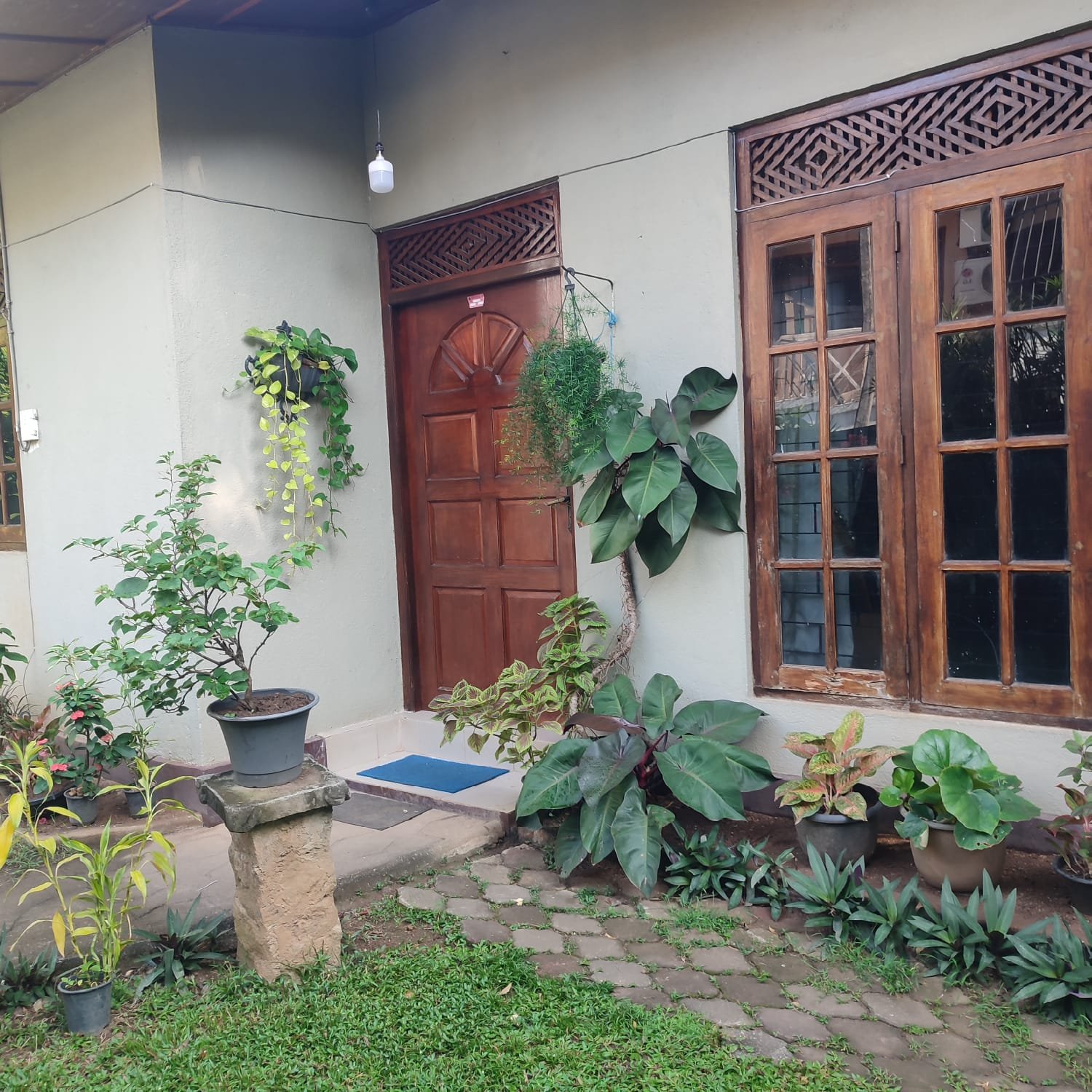 නාවල කොස්වත්තෙන් පර්චස් 9.7ක අගනා නිවසක් විකිණීමට
