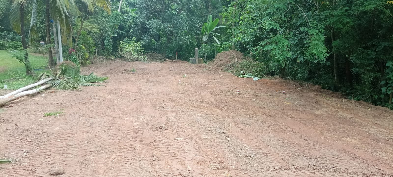 ගම්පහ නගරයට ආසන්නව, තම්මිටින් වටිනා නේවාසික ඉඩම් කොටස් 3 ක් වහාම විකිණීමට