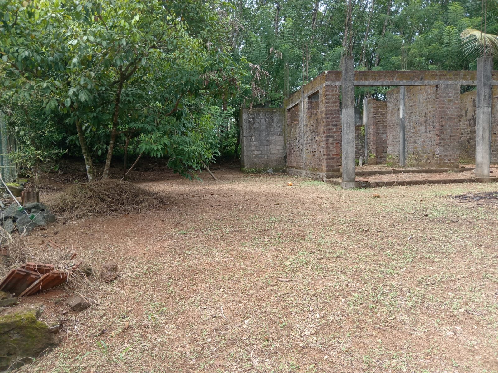 කොස්ගම නගරයට ඉතාමත් ආසන්නයෙන් වටිනා නේවාසික ඉඩමක් විකිණීමට