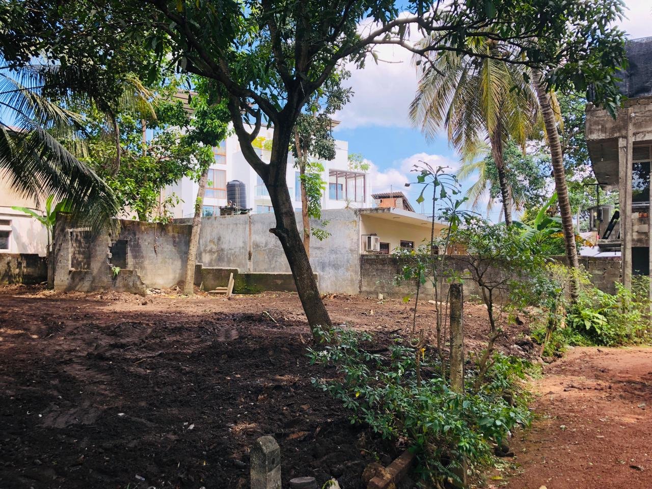 LAND FOR SALE IN THALAPATHPITIYA NUGEGODA -  ශ්‍රී ඡයවර්ධනපුර රෝහල ආසන්නයෙන් අගනා ඉඩමක් විකිණීමට