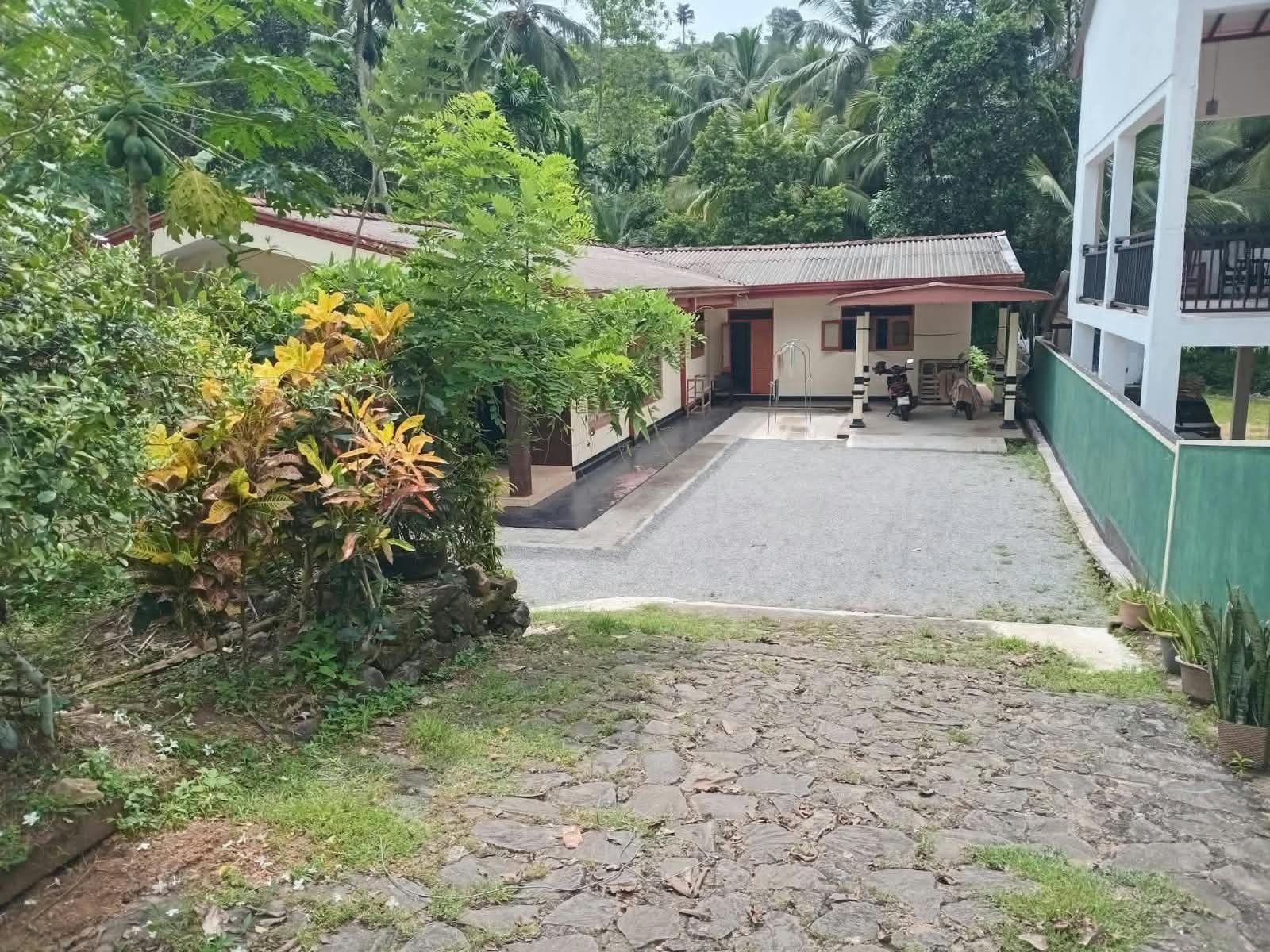 🏡 හොරණ – මතුගම ප්‍රධාන මාර්ගයට මුහුණලා අගනා නිවසක් සහ ඉඩමක් විකිණීමට