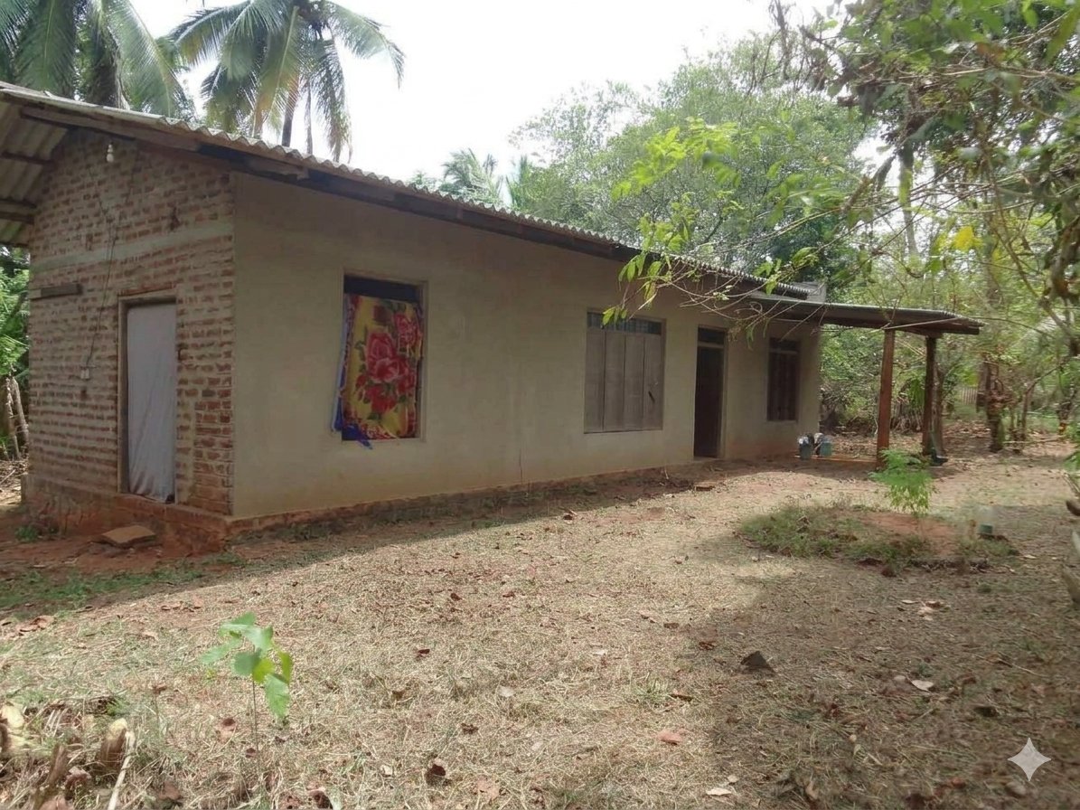 ගලේවෙලින් අක්කර භාගයක ඉඩමක් සමඟ නිවාස 2ක් විකිණීමට