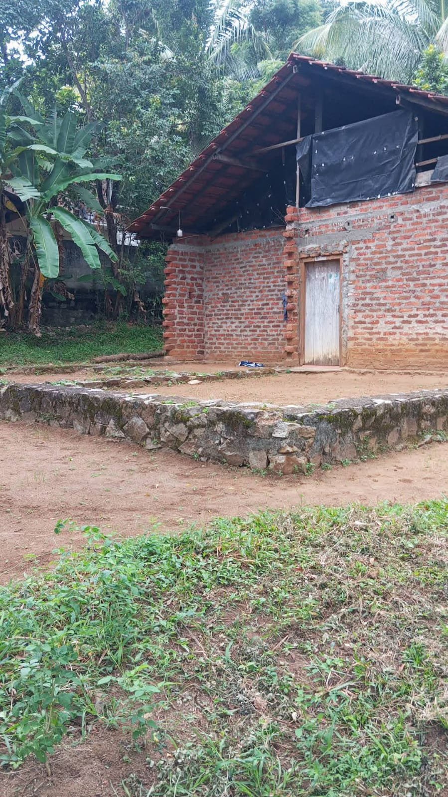 අඩක් සාදා නිමකළ නිවසක් සමඟ වටිනා ඉඩමක් විකිණීමට – ඉබ්බාගමුව (කදුලව)