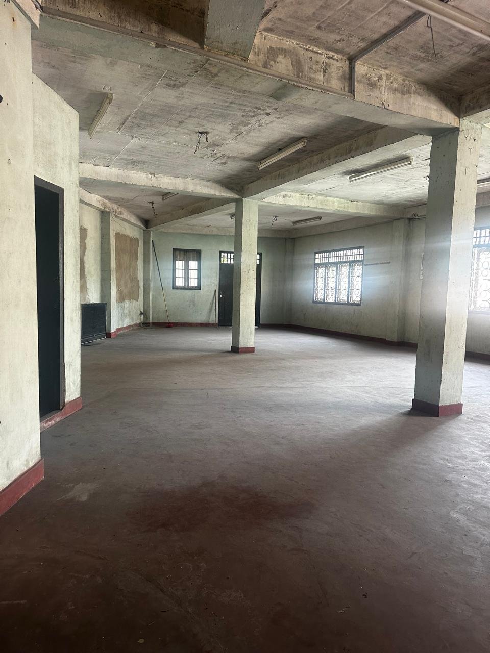 Separate house with Warehouse For sale in Colombo 13