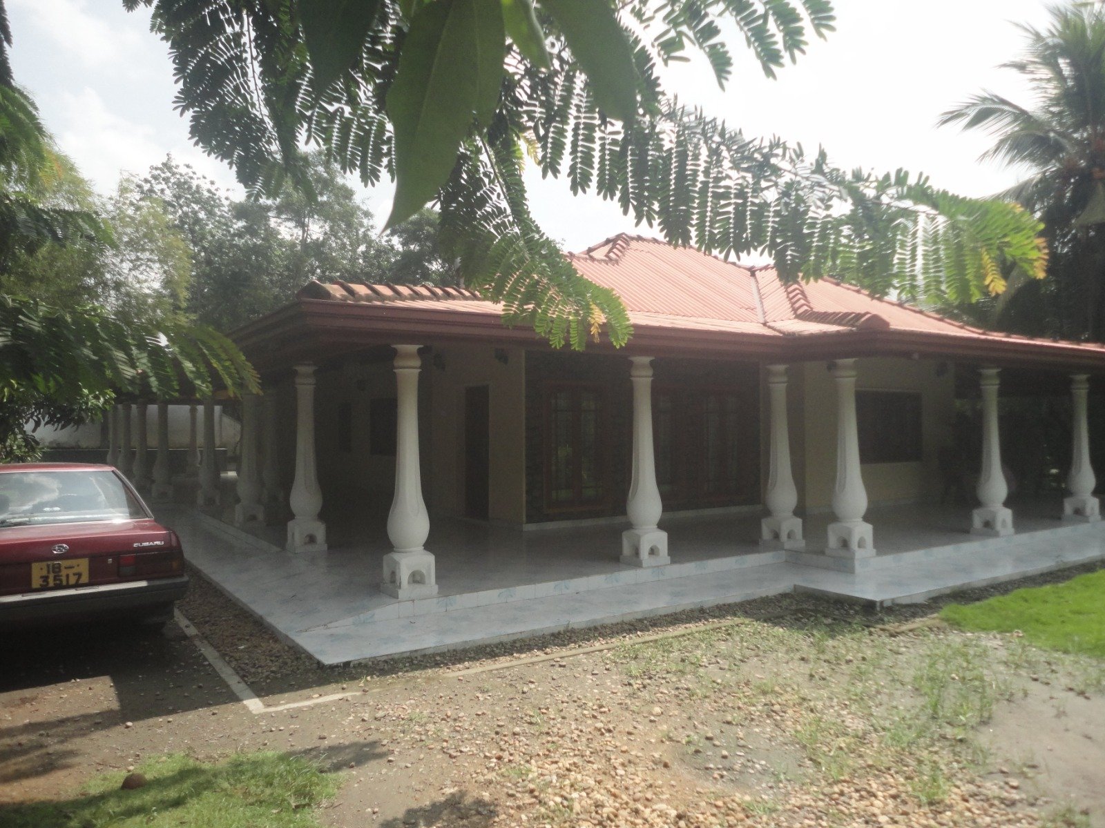 පානගොඩ - ඇඹුල්ගම පාරෙන් ප්‍රධාන කාපට් පාරට මුහුණලා ඇති නිවස සහ ඉඩම වහාම විකිණීමට