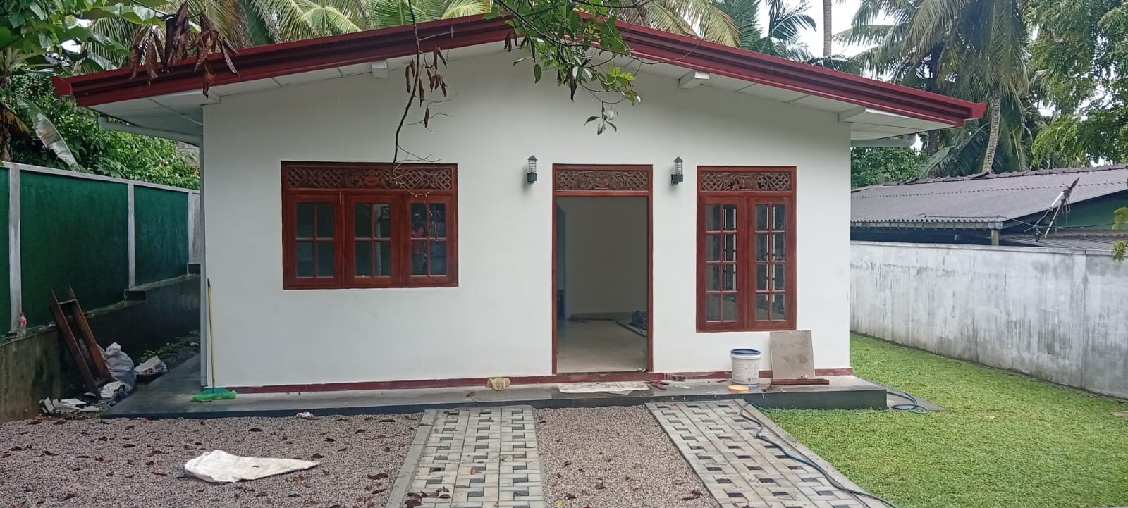 හෝමාගම, කිරිවත්තුඩුවෙන් පර්චස් 10ක අලුත් නිවසක් විකිණීමට (පිරිසිදු ඔප්පු)