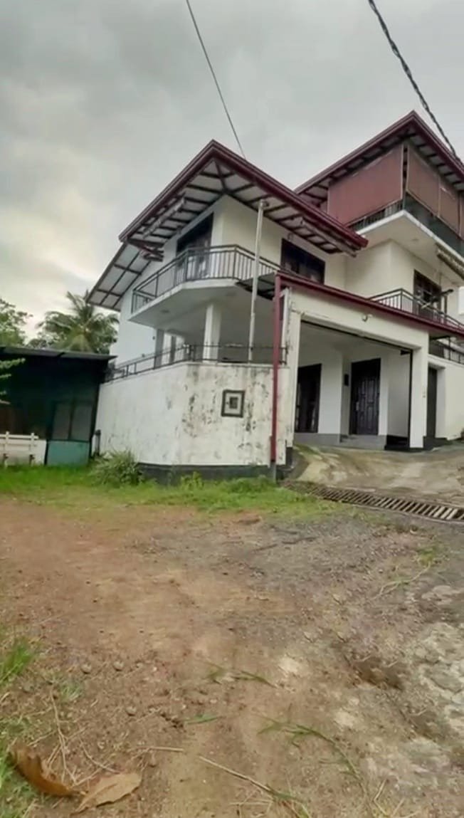 කොට්ටාවෙන් සියලුම ගෘහ භාණ්ඩ සහිත සුපිරි තෙමහල් නිවසක් විකිණීමට (කාමර 4)