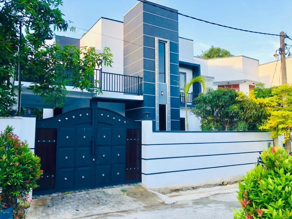BRAND NEW TWO-STOREY HOUSE FOR SALE IN ATHURUGIRIYA – HABARAKADA
